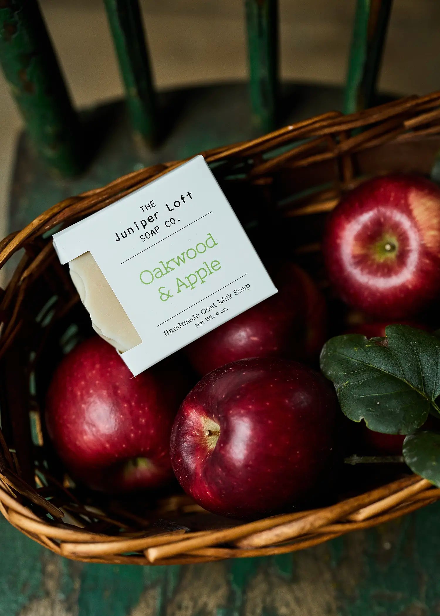 Juniper-Loft-Oakwood-Apple-soap-bar-basket-apples_1500px.webp