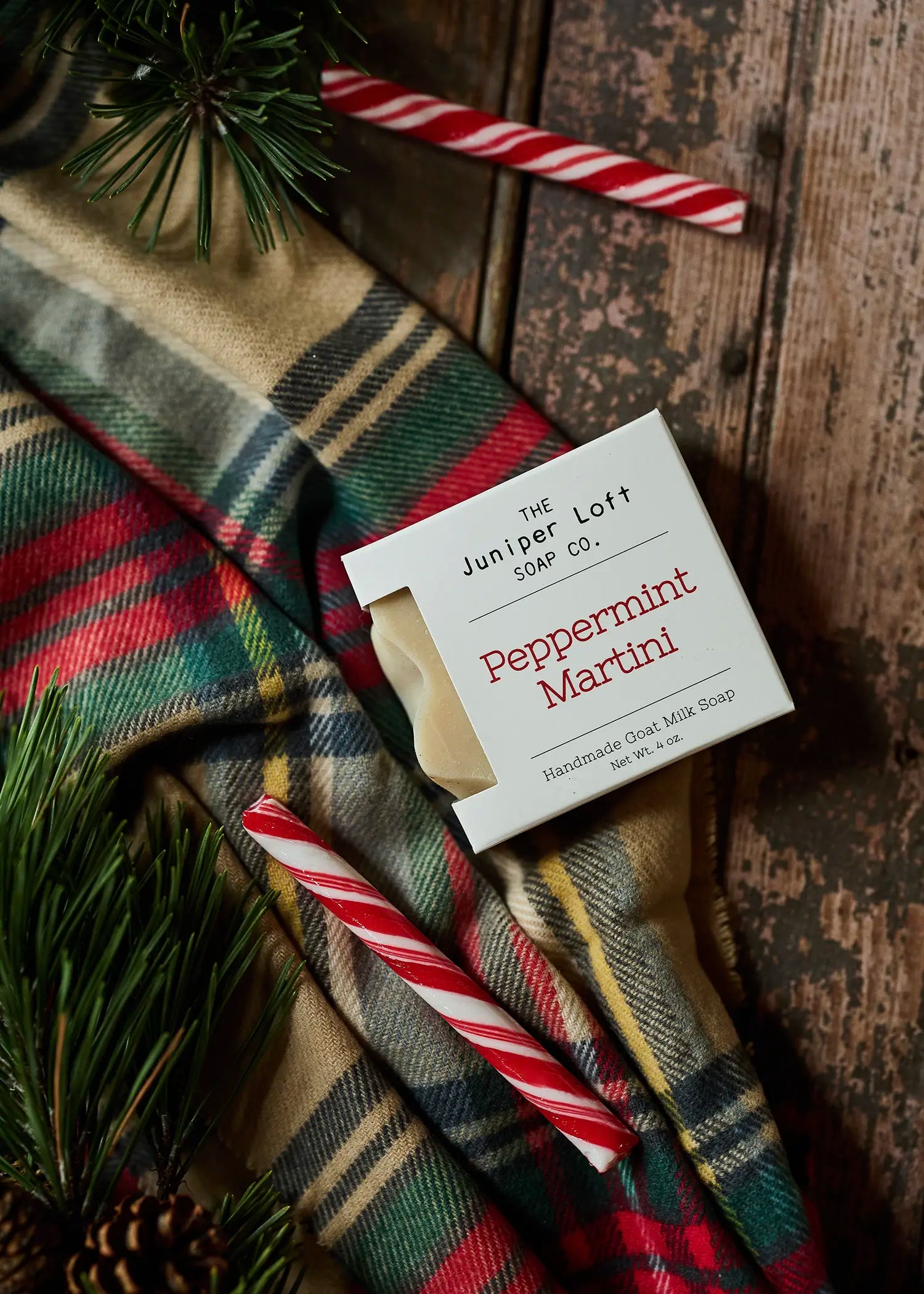 Juniper-Loft-Peppermint-Martini-candy-canes-garland_1500px.webp
